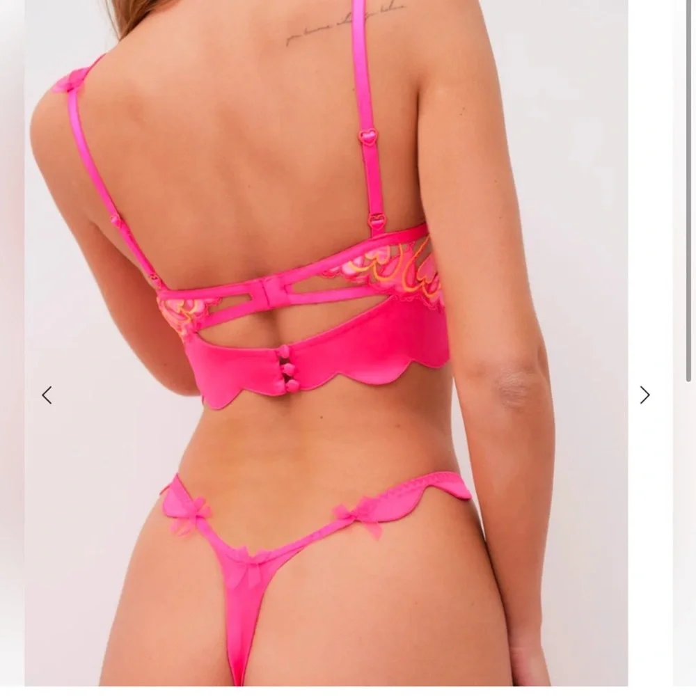 For Love And Lemons | Pink Heart Victoria Lace‎ Bra - Picture 2 of 7